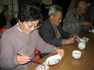 西深井福祉会館にて高齢者食事会