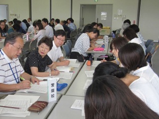 地区ごとの会議の様子の写真