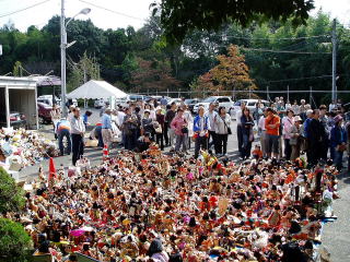 参加者は800人、集った人形は5千体