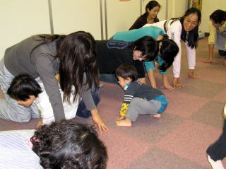 お母さんも参加しての運動会