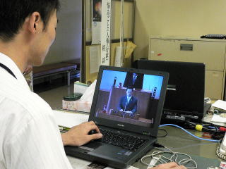 パソコンで議会中継を見られます