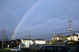 雨上がりの空に虹