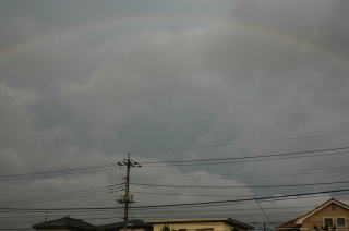 雨上がりの空に虹