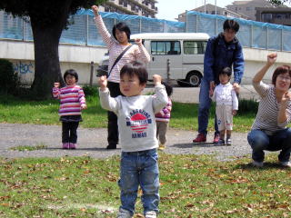 屋外での子育てサロン