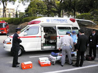 高規格救急車の納車式