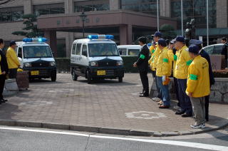 市民安全パトロール車の引渡し式