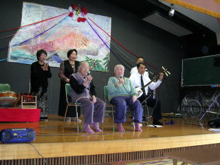 三味線の演奏と民謡