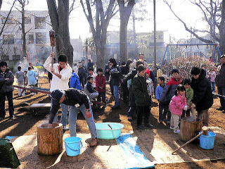 江戸川台西12号公園で餅つき大会