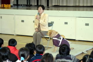 片山さんと盲導犬カーリン