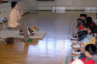 片山さんと盲導犬カーリン