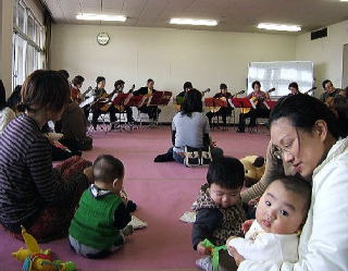 息の合った演奏を披露