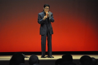 はたのぼるがニンジン笛を吹いている写真