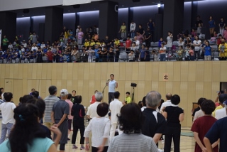 ラジオ体操指導者多胡さんの指導風景