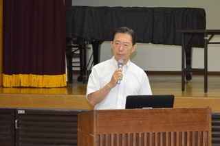 あいさつをする井崎市長の写真