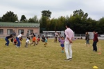 ボール遊びをする参加者の写真