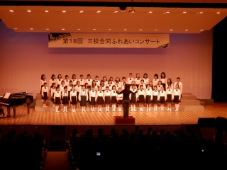 流山小学校合唱部の演奏