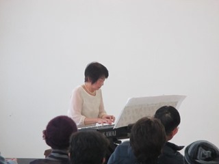 ピアノ演奏の写真