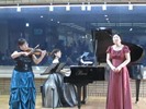 メゾソプラノ・バイオリン・ピアノによる演奏の写真