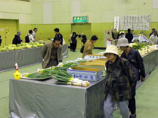 農業共進会の野菜販売