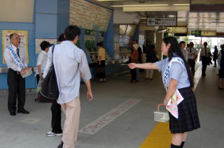 南流山駅周辺で未成年の飲酒防止を呼びかけ