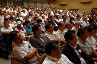 たくさんの市民や事業者が集まりました