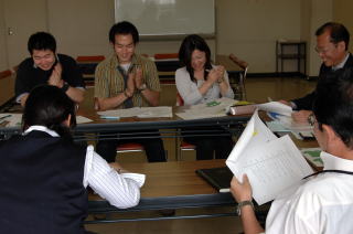 学生達がラジオCMを作成