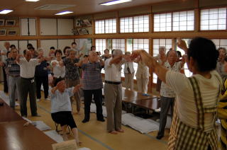 高齢者が生き生きと生活できるよう地域でバックアップ