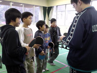 ラケットの持ち方を確認