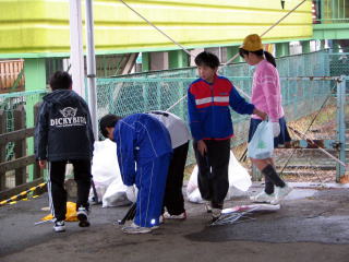 新川耕地で清掃活動