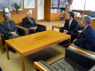 江戸川を守る会流山支部と市長